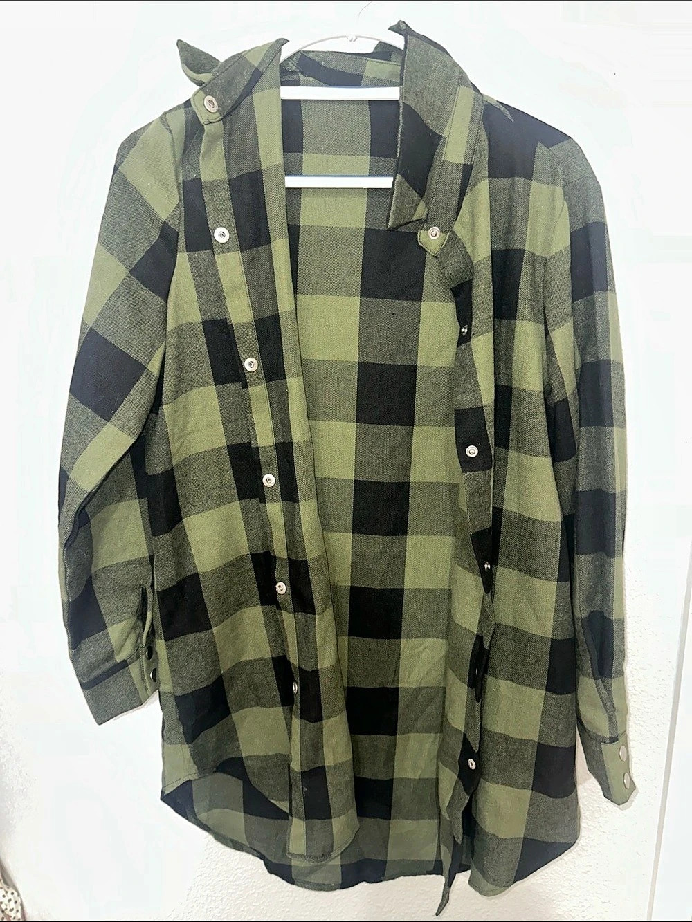 Plaid Button Down in Green & Black Size Medium